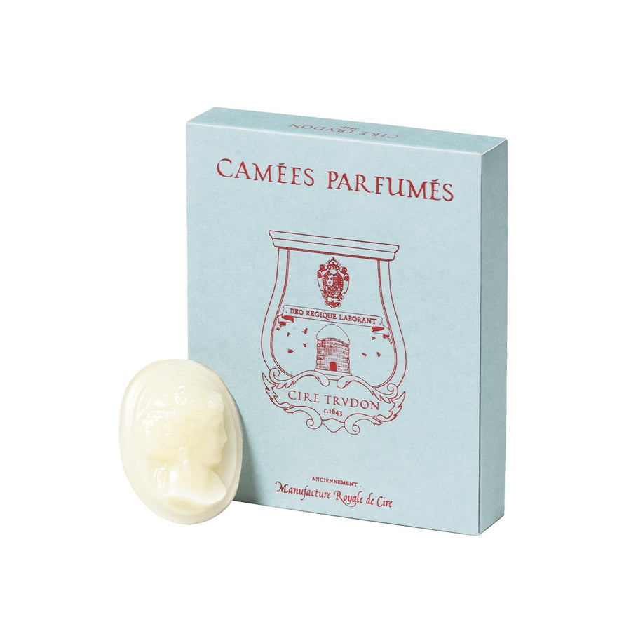 La Promeneuse, Joséphine Scented Cameo - escentials.com